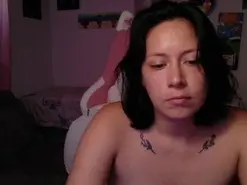 Amateur Live Porn of HotMommyMia