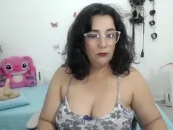 Amateur Private Sex Chat of mom_hot
