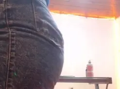 Amateur Sex Cam of CurvyHeat