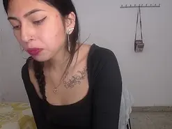 Amateur Live Sex Cam of Elody_j