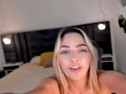 Amateur Live Sex of MelissaMoore