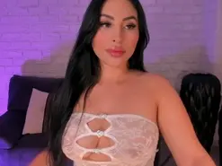 Amateur Live Porn of MiaRoberts1