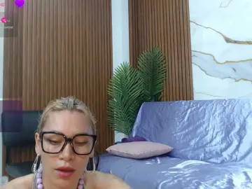 Bongacams Watch Live Sex Cams of alonddra-tay