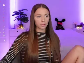 Bongacams Sex Cam of MaybeBabeTV