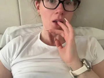 Bongacams Free Porn Cam of REDHEADROSIE