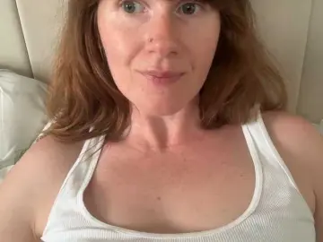 Bongacams Watch Live Sex Cams of REDHEADROSIE