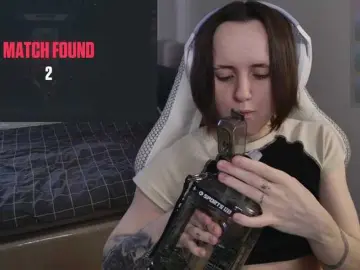 Bongacams Sex Cam of LunaL0ve