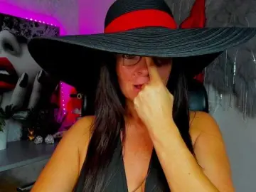 Bongacams Free Porn Cam of HelenSHOW1