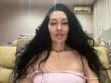 Bongacams Adult Video Chat of KorolevaQween000