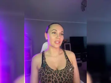 Bongacams Best live sex cam show of QWEENII