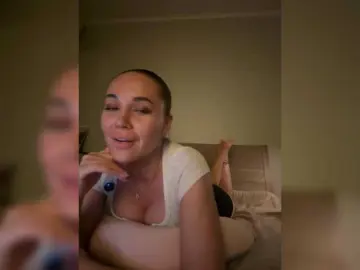 Bongacams Private Sex Chat of QWEENII