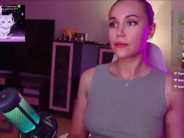 Bongacams Best Webcam of QWEENII