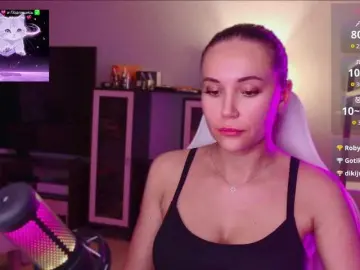 Bongacams Adult Webcam of QWEENII