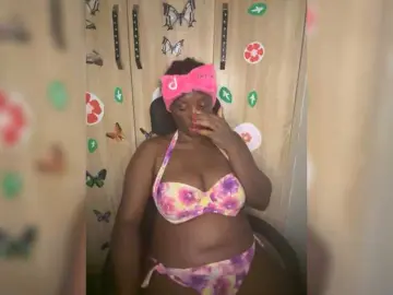 Bongacams Free Porn Cam of CharmingAura2