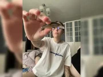 Bongacams Live Sex Cam of shyyyygirls