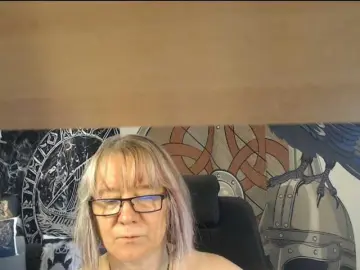 Bongacams Watch Live Sex Cams of 90dTitten