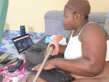 Bongacams Adult Webcams of BigAssRaW