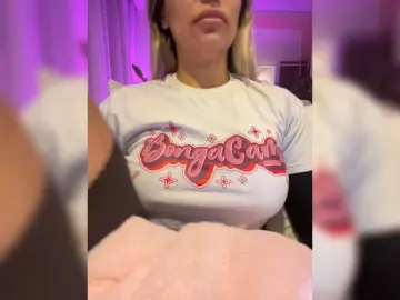 Bongacams Free Porn Cam of EmilyLeah