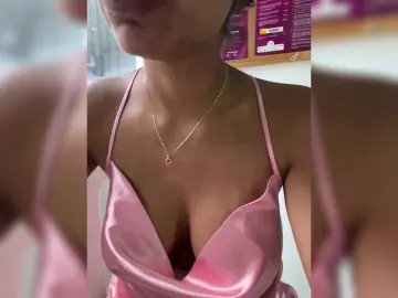 Bongacams Free Porn Cam of EmilyLeah