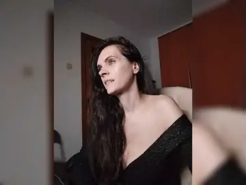 Bongacams Nude Webcam of SexQueen11