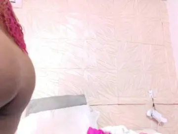 Bongacams Live Sex Cam of ebony-suggarmommy1