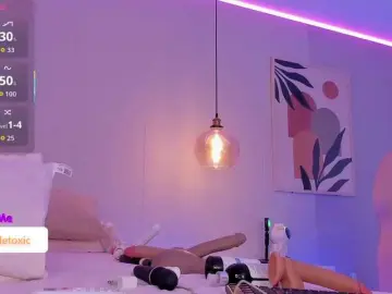 Bongacams Free Live Porn of LittleToxic