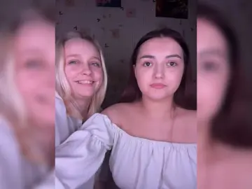 Bongacams Watch Live Sex Cams of BellaAndAlice