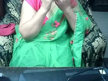 Bongacams Watch Live Sex Cams of Indianbhabhimilf40