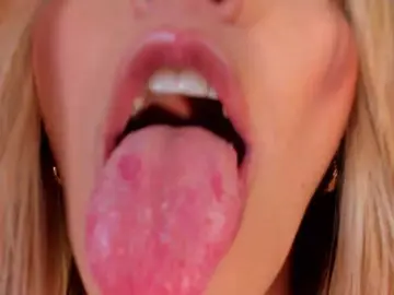 Bongacams Live Sex Cam of MelissaMoore
