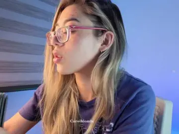 Bongacams Nude Webcam of Charlotte-glasses