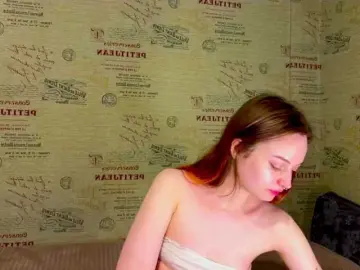 Bongacams Free Live Porn of emiless