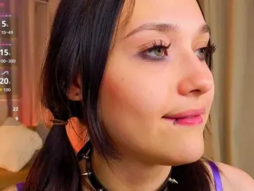 Bongacams Live Sex Cam of DarcyBlackwood
