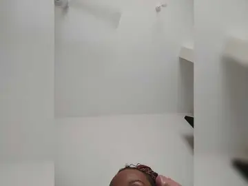 Bongacams Live Sex Cam of Camdolie