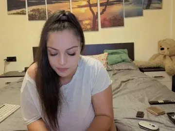 Bongacams Live Sex Cam of adellineee