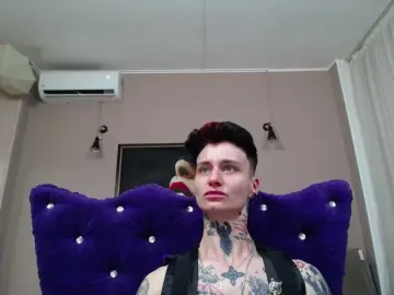 Bongacams Watch Live Sex Cams of KennysXX