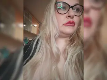 Bongacams Live Sex Cam of WifeyNusha