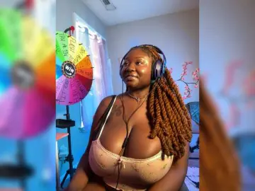 Bongacams Live Sex Cam of Strawhatlei