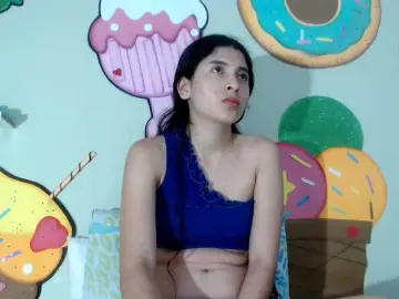 Bongacams Free Porn Cam of skinnykattylush19