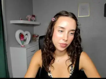 Bongacams Nude Webcam of adeleLive