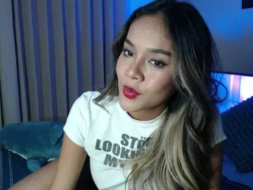 Bongacams Sex Cam of lilypeachxx
