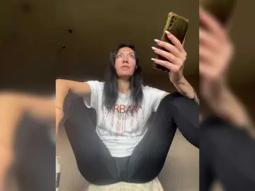 Bongacams Sex Cam of KarolinaMilf