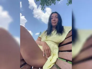 Bongacams Nude Webcam of KarolinaMilf