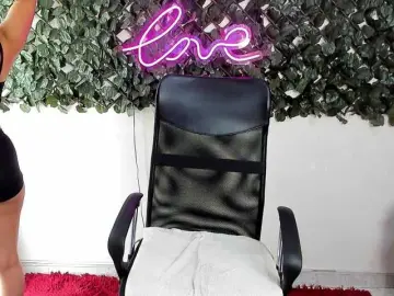 Bongacams Watch Live Sex Cams of DestinyHills