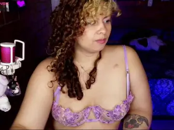 Bongacams Live Sex Cam of Tinamqueen