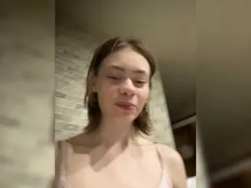 Bongacams Free Porn Cam of 18YoungPussy18