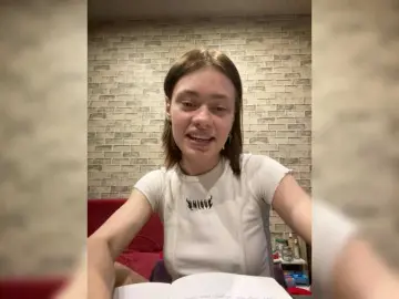 Bongacams Free Porn Cam of 18YoungPussy18