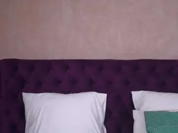 Bongacams Watch Live Sex Cams of AliraNightvale