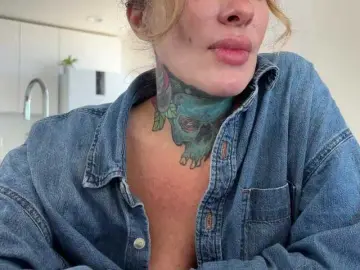 Bongacams Watch Live Sex Cams of iiixbostonxiii