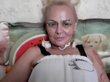 Bongacams Adult Video Chat of GardenerofIllusions