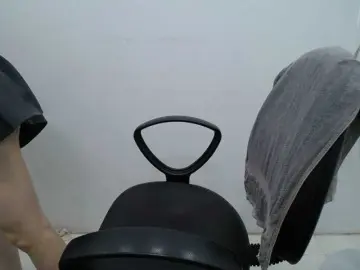 Bongacams Best live sex cam show of Lady-Young